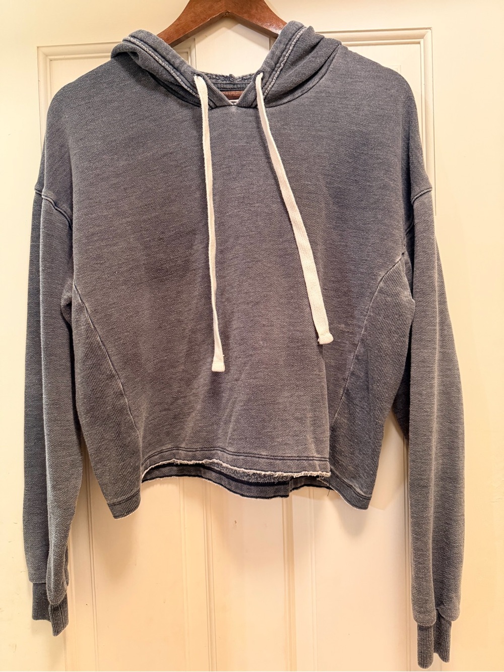Colsie Cropped Hoodie Sweatshirt Size Medium Washed Charcoal Gray Raw Hem Lounge